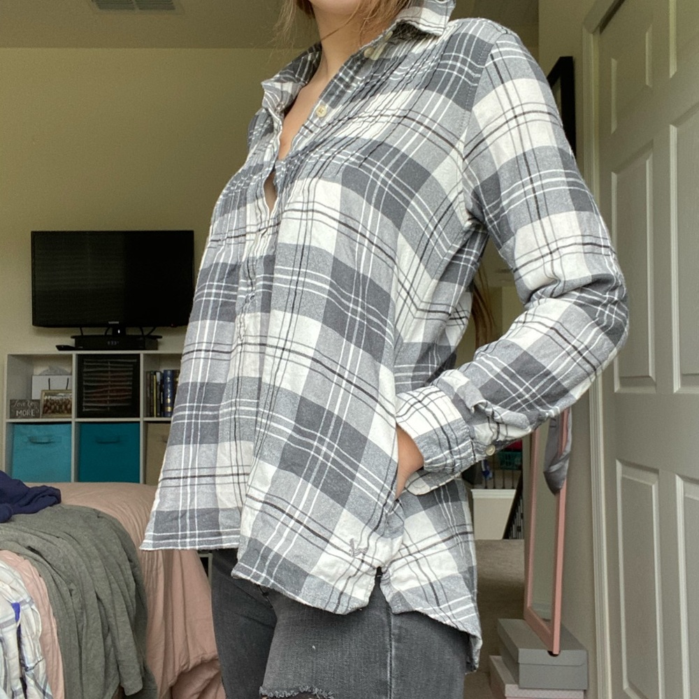 American Eagle high low plaid grey flannel small